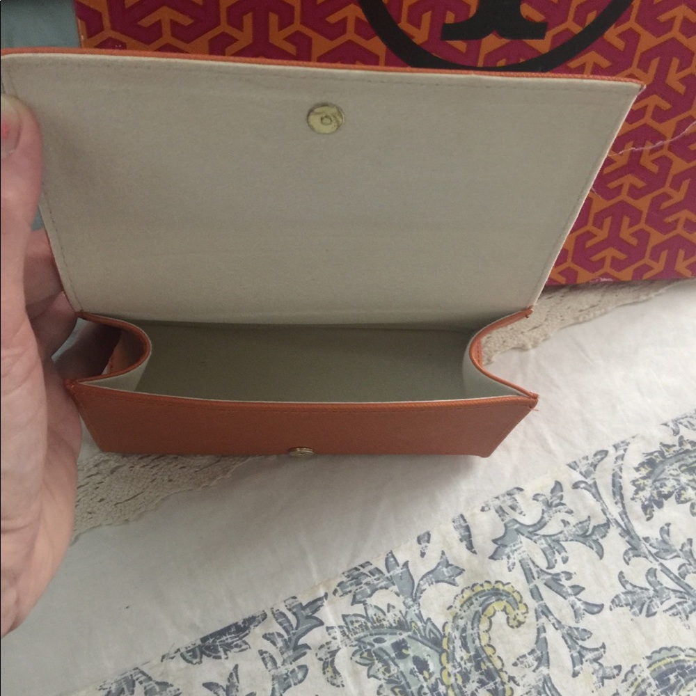 🚫SOLD🚫 🧡 Tory Burch 🧡 - Picture 2 of 5
